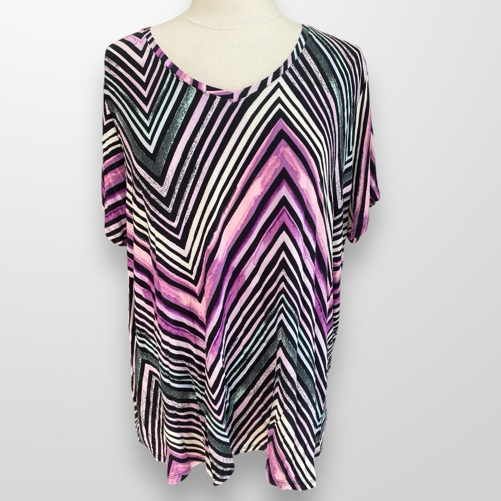 Evri Woman's Size 2X Modern Tee Shirt Top Stretch Flowy Travel Lightweight
